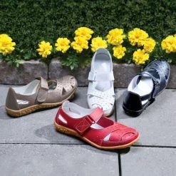 Spring Step® Streetwise Cross Strap Walking Shoes